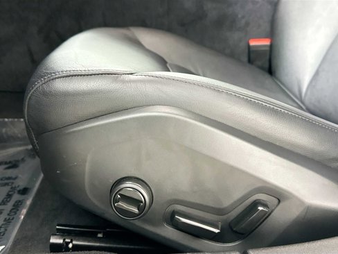 Certified 2025 Volvo S60 B5 Core image 18