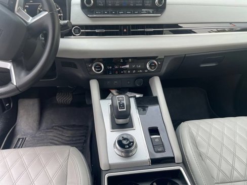 Used 2022 Mitsubishi Outlander SEL image 11