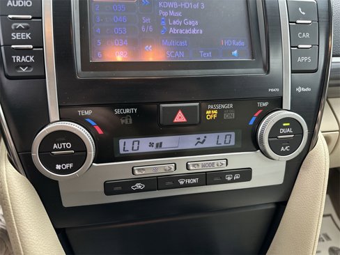 Used 2013 Toyota Camry XLE image 17