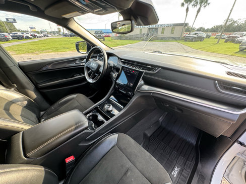 Used 2021 Jeep Grand Cherokee L Laredo image 19