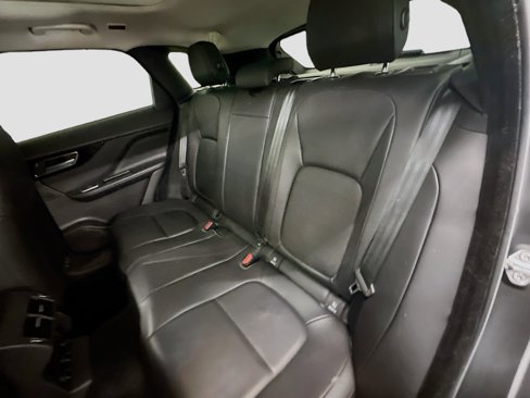 Used 2017 Jaguar F-PACE Premium image 30