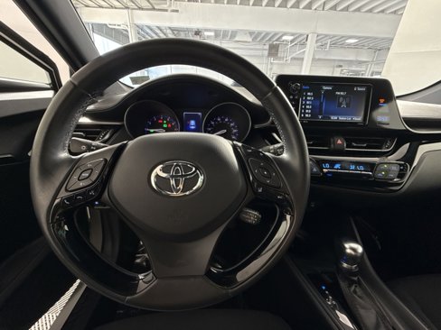 Used 2018 Toyota C-HR XLE image 16