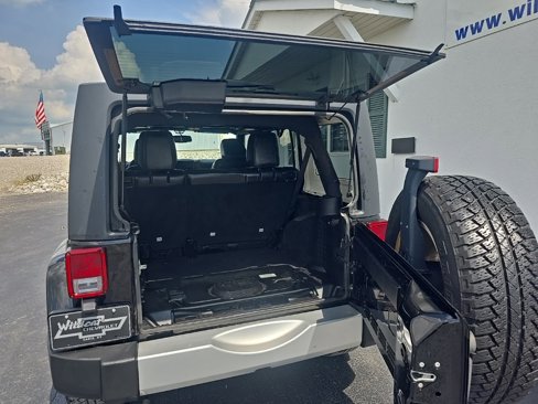 Used 2015 Jeep Wrangler Unlimited Sahara w/ Dual Top Group image 18