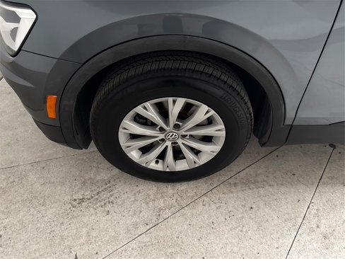 Used 2019 Volkswagen Tiguan SE w/ Panoramic Sunroof Package image 15