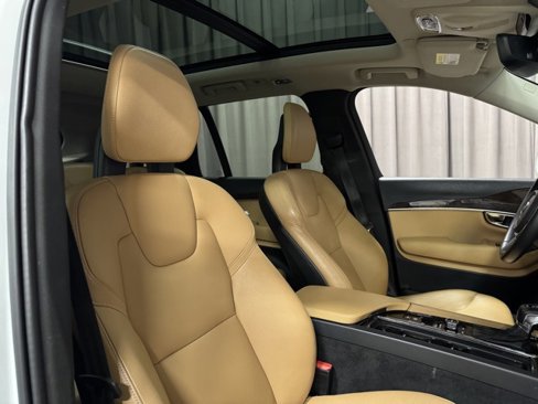 Used 2016 Volvo XC90 T6 Momentum w/ Momentum Plus Package image 11