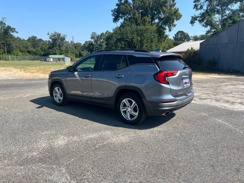 Used 2018 GMC Terrain SLE w/ Driver Convenience Package image 4