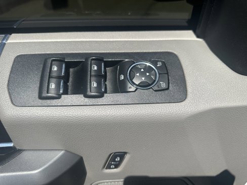 Used 2016 Ford F150 XLT image 17