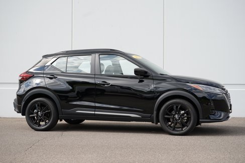 Used 2023 Nissan Kicks SR w/ SR Premium Package image 2