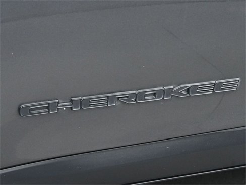 Used 2021 Jeep Cherokee Latitude Plus image 13