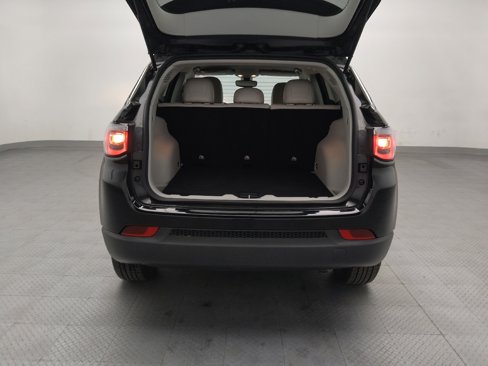 Used 2018 Jeep Compass Latitude w/ Popular Equipment Group image 29