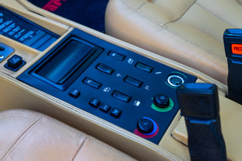 Used 1987 Ferrari Mondial Coupe image 31