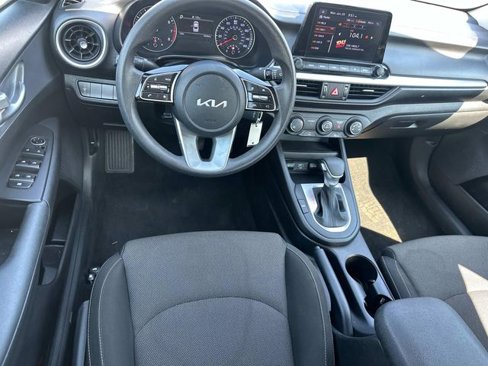 Used 2023 Kia Forte LXS image 17