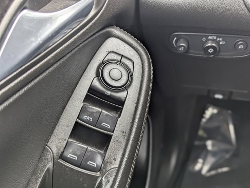 Used 2021 Buick Encore GX Preferred w/ Cold Weather Comfort Package image 32