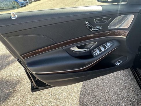 Used 2019 Mercedes-Benz S 560 4MATIC Sedan image 21