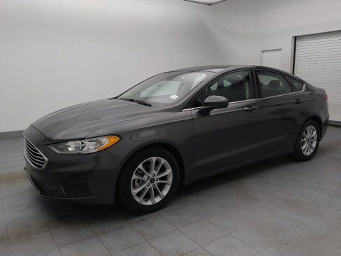 Used 2020 Ford Fusion SE image 2