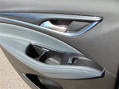 Used 2019 Buick Enclave Essence image 23