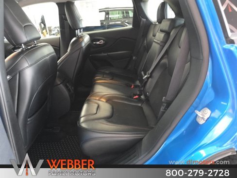 Used 2019 Jeep Cherokee Trailhawk w/ Cold Weather Group image 16