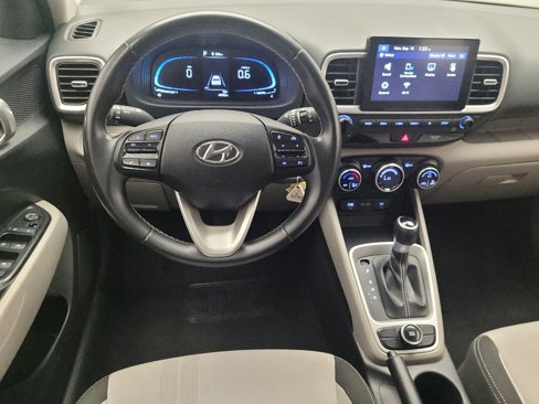 Used 2023 Hyundai Venue SEL image 22