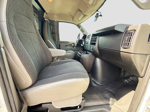 Certified 2023 GMC Savana 2500 w/ Driver Convenience Package image 22