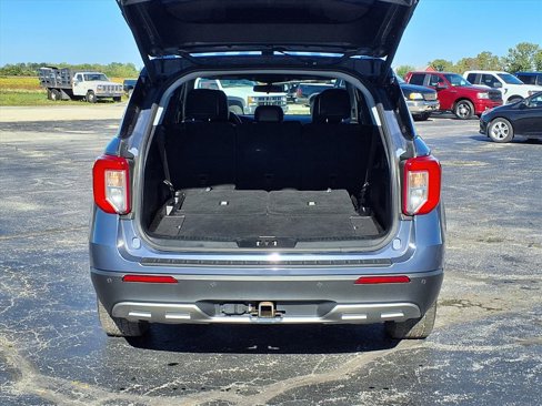 Used 2021 Ford Explorer XLT w/ Equipment Group 202A image 8