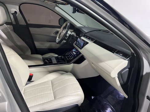 Used 2018 Land Rover Range Rover Velar R-Dynamic HSE image 46