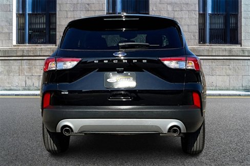 Used 2022 Ford Escape SE w/ Cold Weather Package image 4