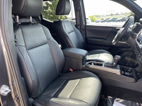 Used 2021 Toyota Tacoma Limited w/ Nightshade Package image 23