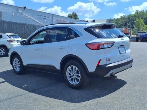 Used 2022 Ford Escape SE image 4