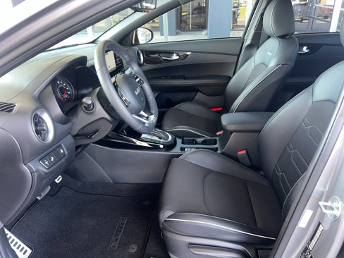 Used 2023 Kia Forte GT-Line w/ GT-Line Premium Package image 16