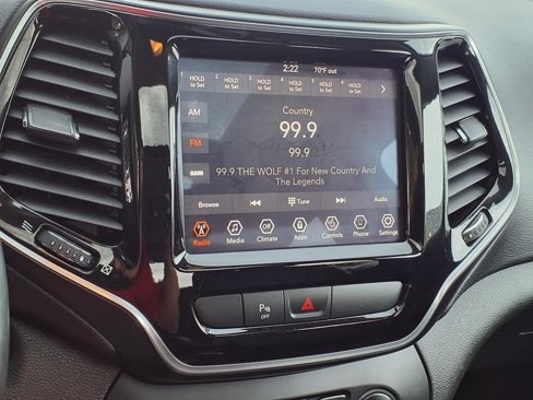 Used 2019 Jeep Cherokee Limited image 22