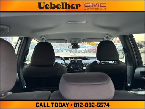 Used 2021 Toyota Prius LE image 10