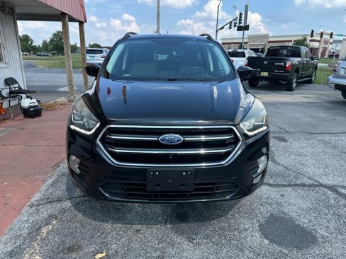 Used 2018 Ford Escape SE w/ SE SYNC Package image 2