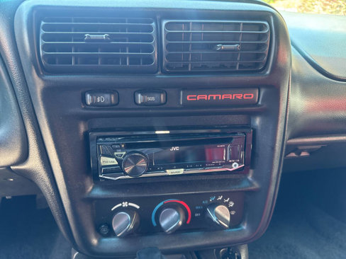 Used 2000 Chevrolet Camaro LT image 19