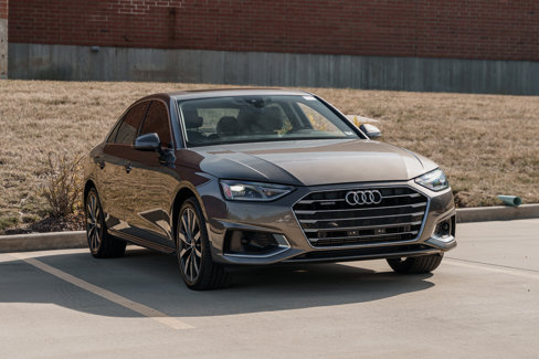 Used 2022 Audi A4 2.0T Premium w/ 18" Wheel Package image 2