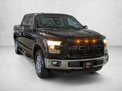 Used 2015 Ford F150 XLT image 3