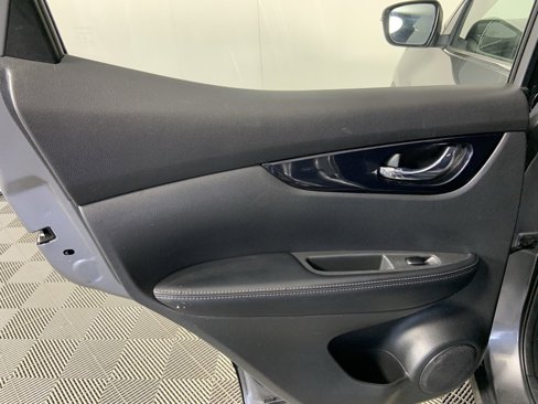 Used 2020 Nissan Rogue Sport SV image 23