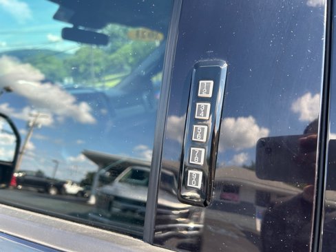 Used 2021 Ford F350 Lariat image 12