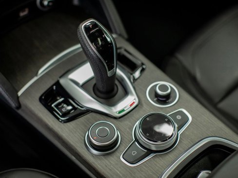 Used 2022 Alfa Romeo Stelvio Ti image 25
