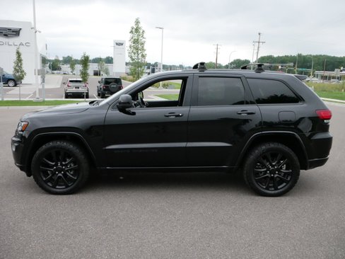 Used 2018 Jeep Grand Cherokee Altitude image 4