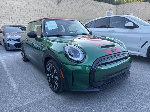 Certified 2024 MINI Cooper SE image 2
