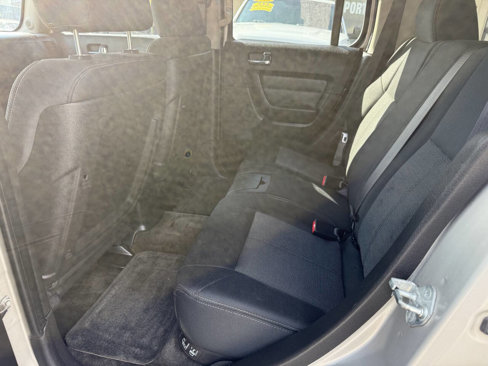 Used 2009 HUMMER H3 image 8