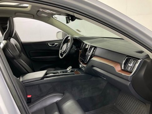 Certified 2023 Volvo XC60 T8 Ultimate w/ Climate Package image 30