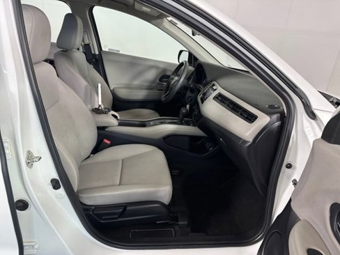 Used 2018 Honda HR-V LX image 28