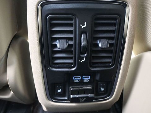 Used 2018 Jeep Grand Cherokee Limited image 14