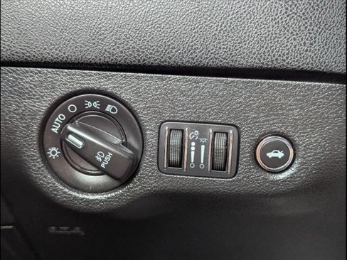 Used 2016 Dodge Charger R/T Scat Pack w/ Beats Audio Group image 17