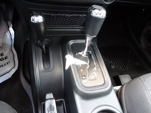 Used 2018 Jeep Wrangler Sport image 18