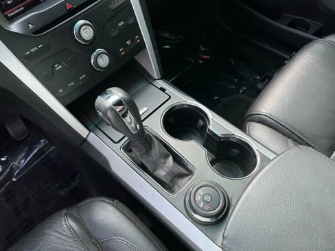 Used 2015 Ford Explorer XLT w/ Equipment Group 202B image 14