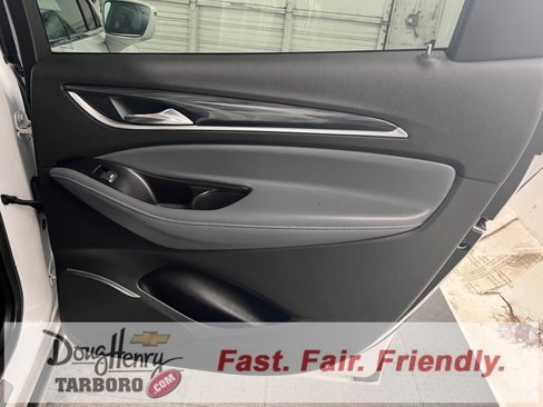 Used 2020 Buick Enclave Essence image 38