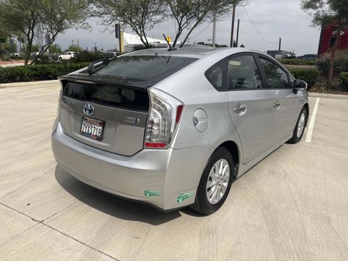 Used 2014 Toyota Prius Plug-In Hybrid image 5
