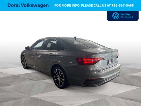 Certified 2022 Volkswagen Jetta Sport image 6